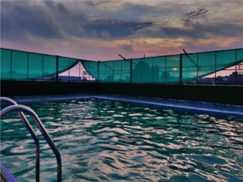 Hotel B P Emerald Mathura Bagian luar foto